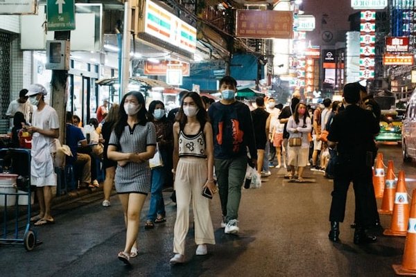 Comment découvrir les marchés de nuit en Thaïlande : conseils et itinéraires ?